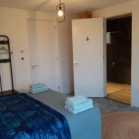 Bed & Breakfast Bed No Breakfast De Kapitein *