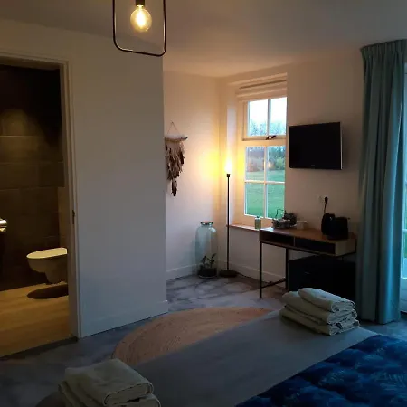 Bed & Breakfast Bed No Breakfast De Kapitein *