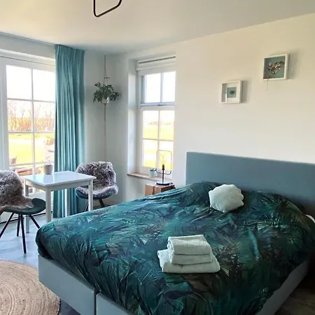 Bed & Breakfast Bed No Breakfast De Kapitein