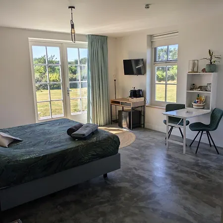 Bed & Breakfast Bed No Breakfast De Kapitein