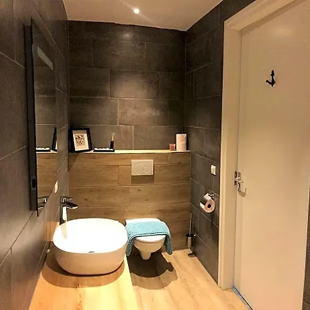 Bed No Breakfast De Kapitein 3*