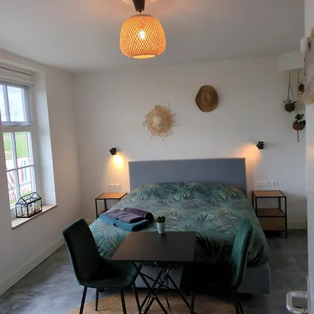 Bed No Breakfast De Kapitein Vendégház 3*