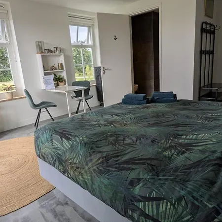 Bed No Breakfast De Kapitein 3*