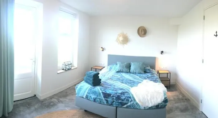 Bed No Breakfast De Kapitein Pensionat 3*